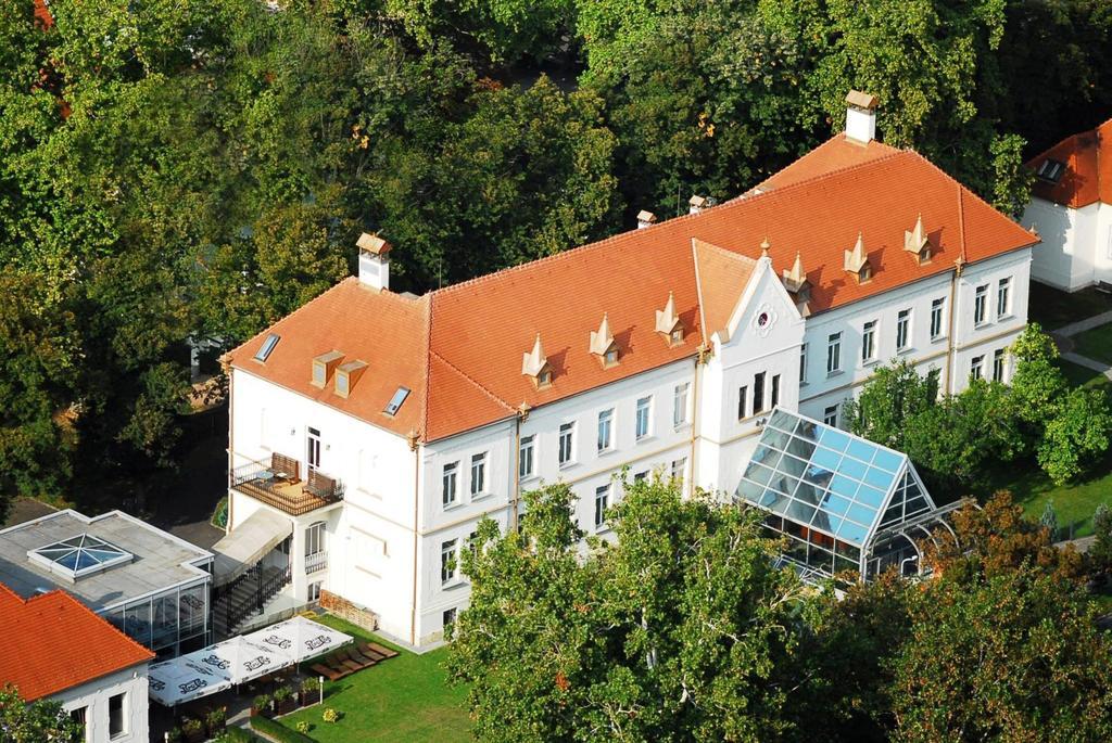 Park Hotel Pelikan Szombathely Ngoại thất bức ảnh